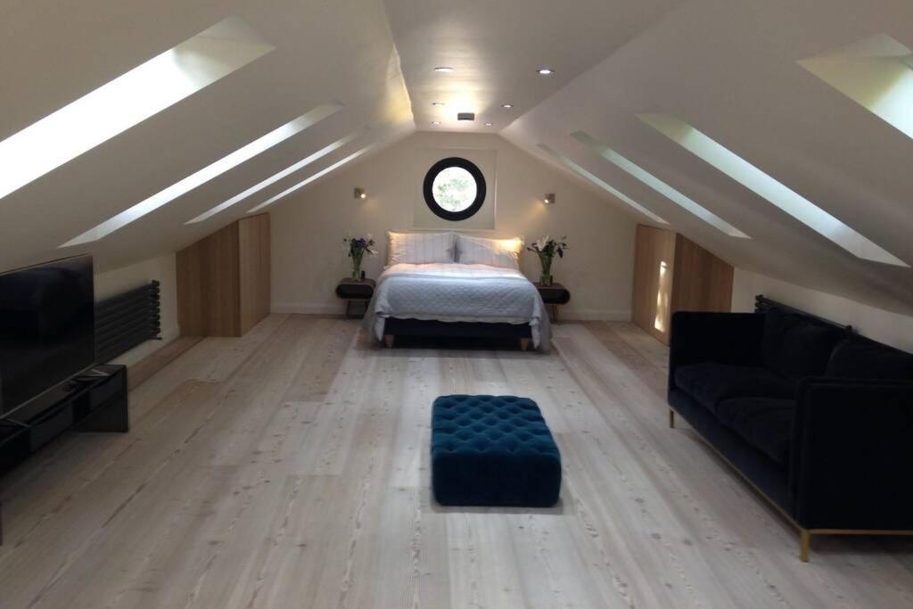 Luxury Coach House Next To Woodland In Knutsfordヴィラ エクステリア 写真