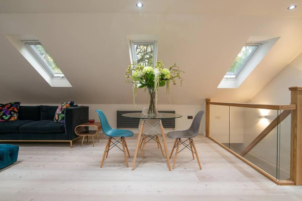 Luxury Coach House Next To Woodland In Knutsfordヴィラ エクステリア 写真